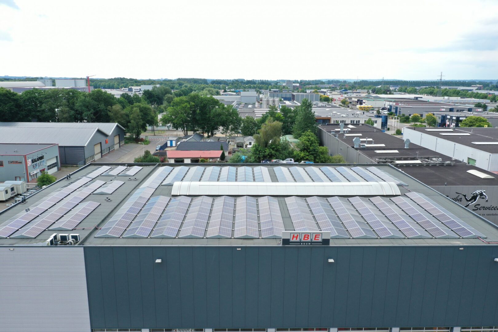 zakelijke zonnepaneleninstallatie gerealiseerd door PV-Projecten