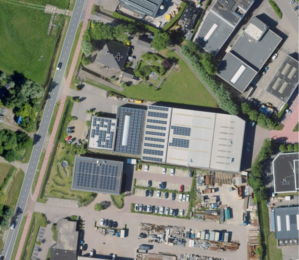 gerealiseerde zakelijke zonnepaneleninstallatie van PV-Projecten