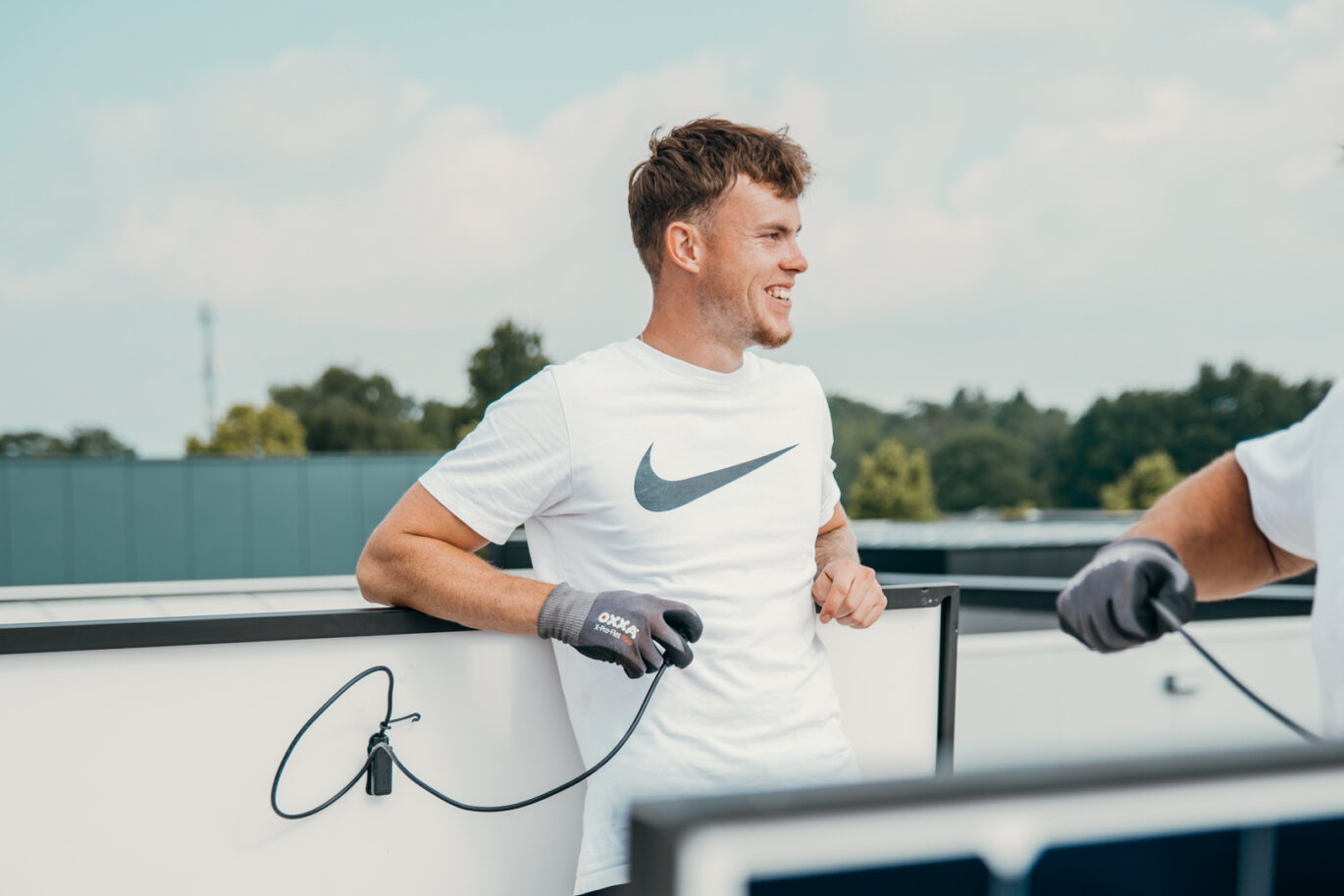 zakelijke zonnepaneleninstallatie die wordt gerealiseerd door PV-Projecten